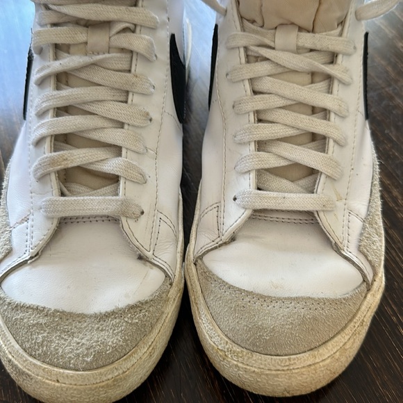 Nike Blazers - Picture 2 of 5